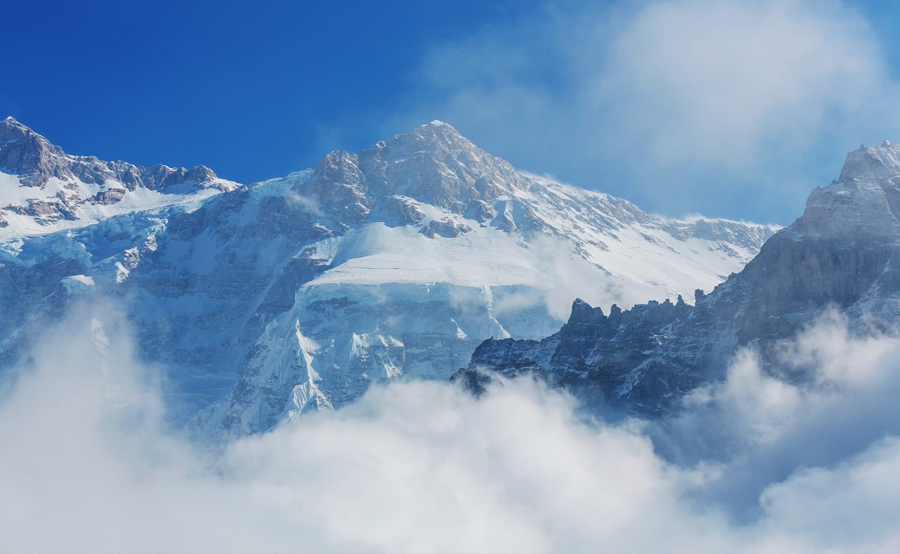 K2 (8.611 m) – Karakorum, Pakistan/China Technisch anspruchsvoller als der Everest, wird er oft als „wahrer Berg der Berge“ bezeichnet.